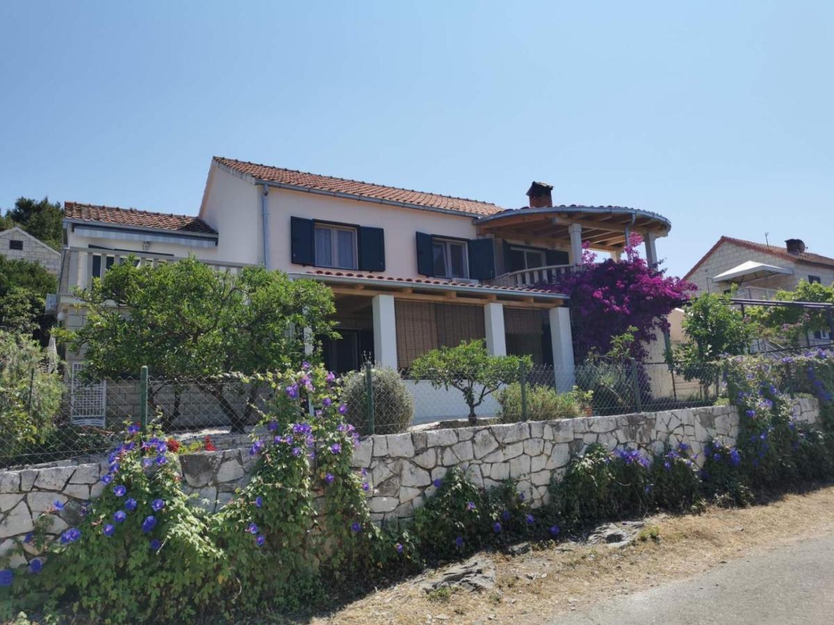 Apartments By The Sea Splitska, Brac - 2923 Postira Exteriör bild