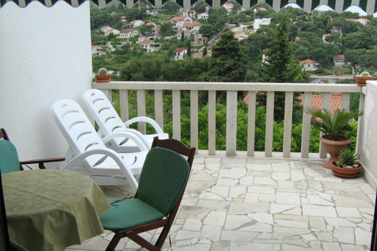 Apartments By The Sea Splitska, Brac - 2923 Postira Exteriör bild