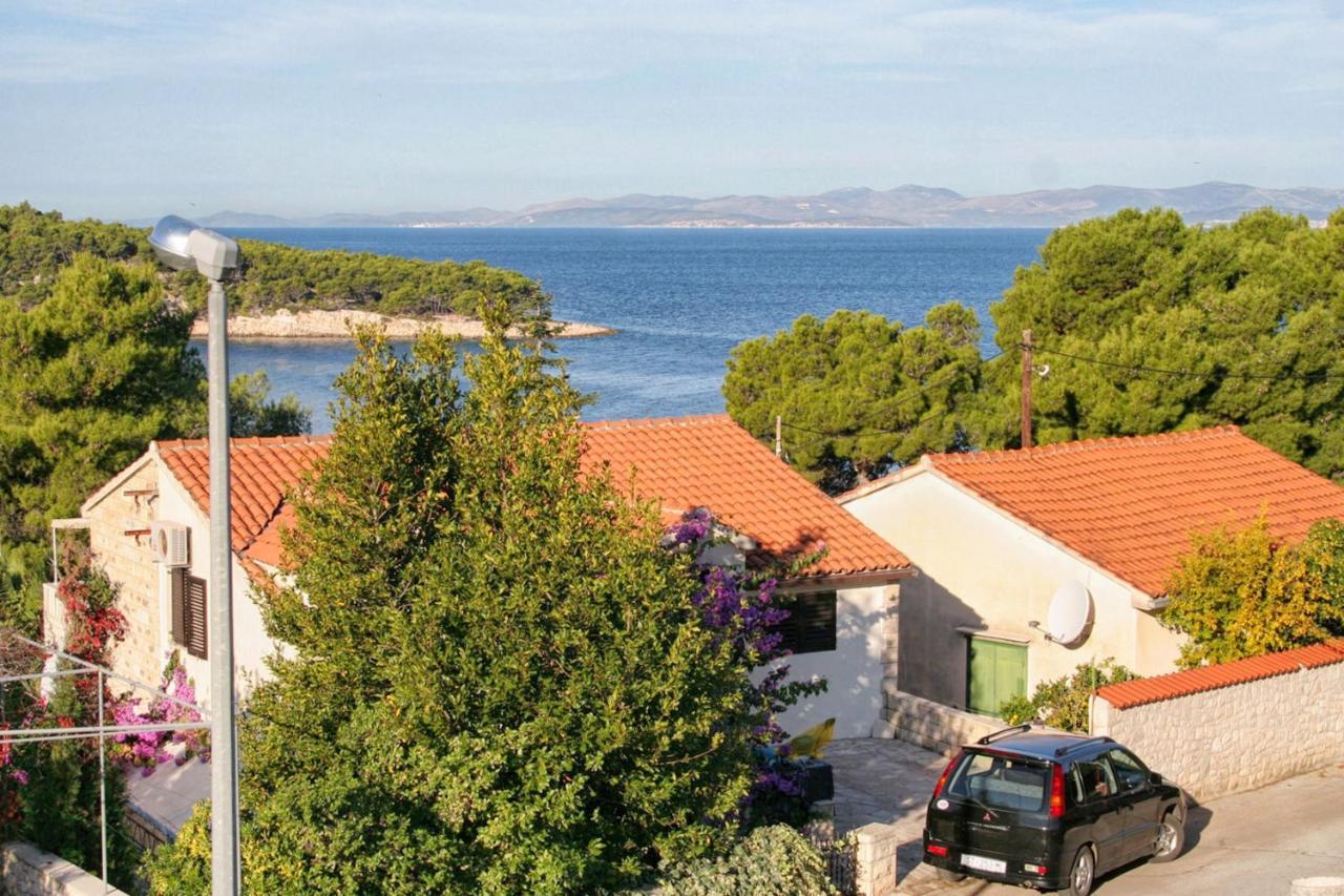 Apartments By The Sea Splitska, Brac - 2923 Postira Exteriör bild