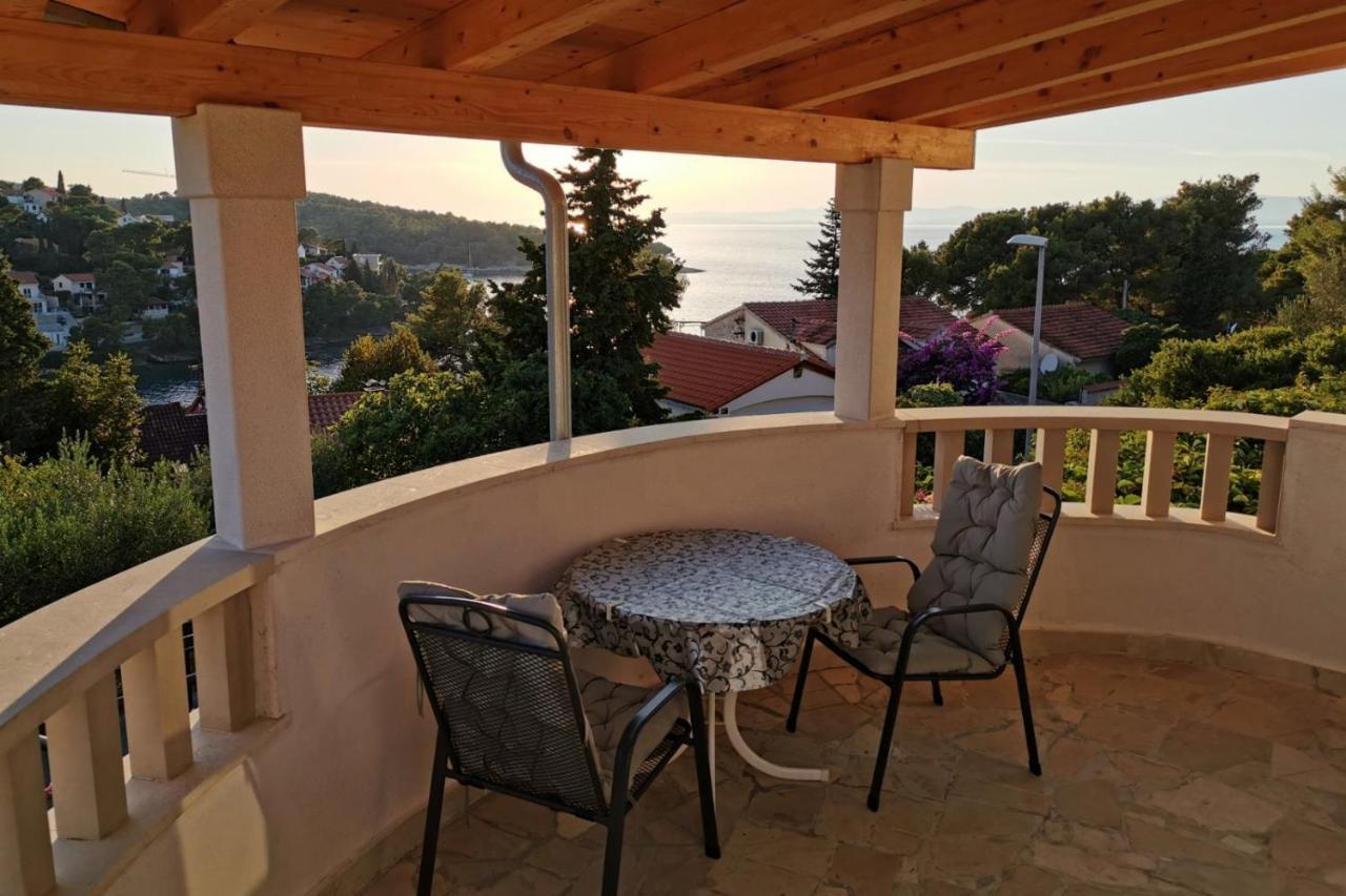 Apartments By The Sea Splitska, Brac - 2923 Postira Exteriör bild