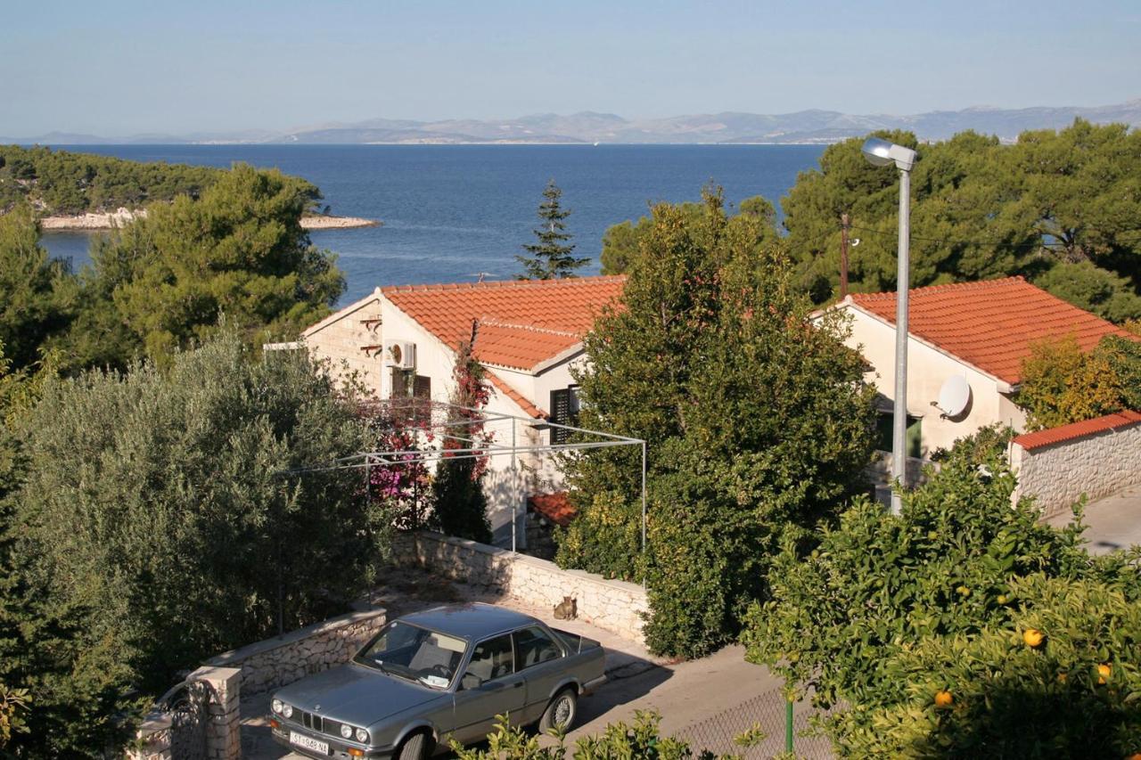 Apartments By The Sea Splitska, Brac - 2923 Postira Exteriör bild