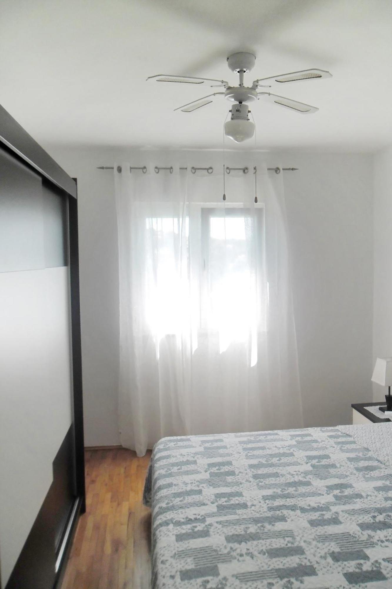 Apartments By The Sea Splitska, Brac - 2923 Postira Rum bild